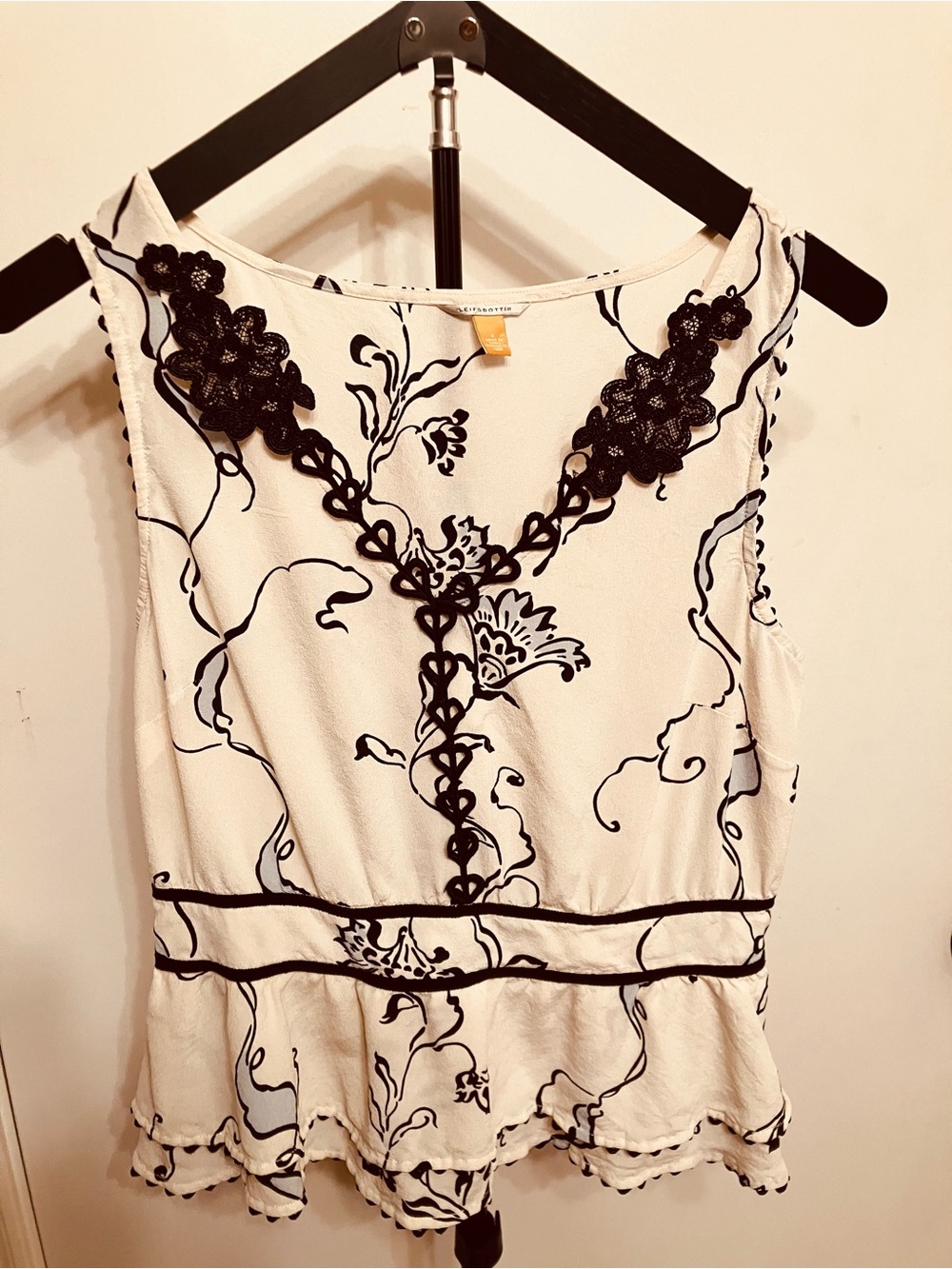 leifsdottir Anthropologie 100% Silk White Floral Peplum Cream Blouse - Size 6